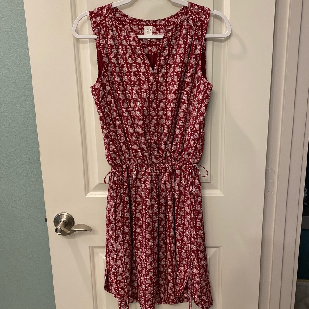 GAP Sleeveless Tie Waist Dress